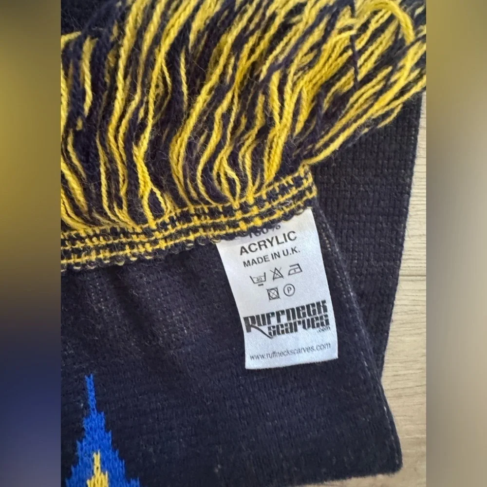 LA Galaxy Black and Yellow Scarf ⭐️✨